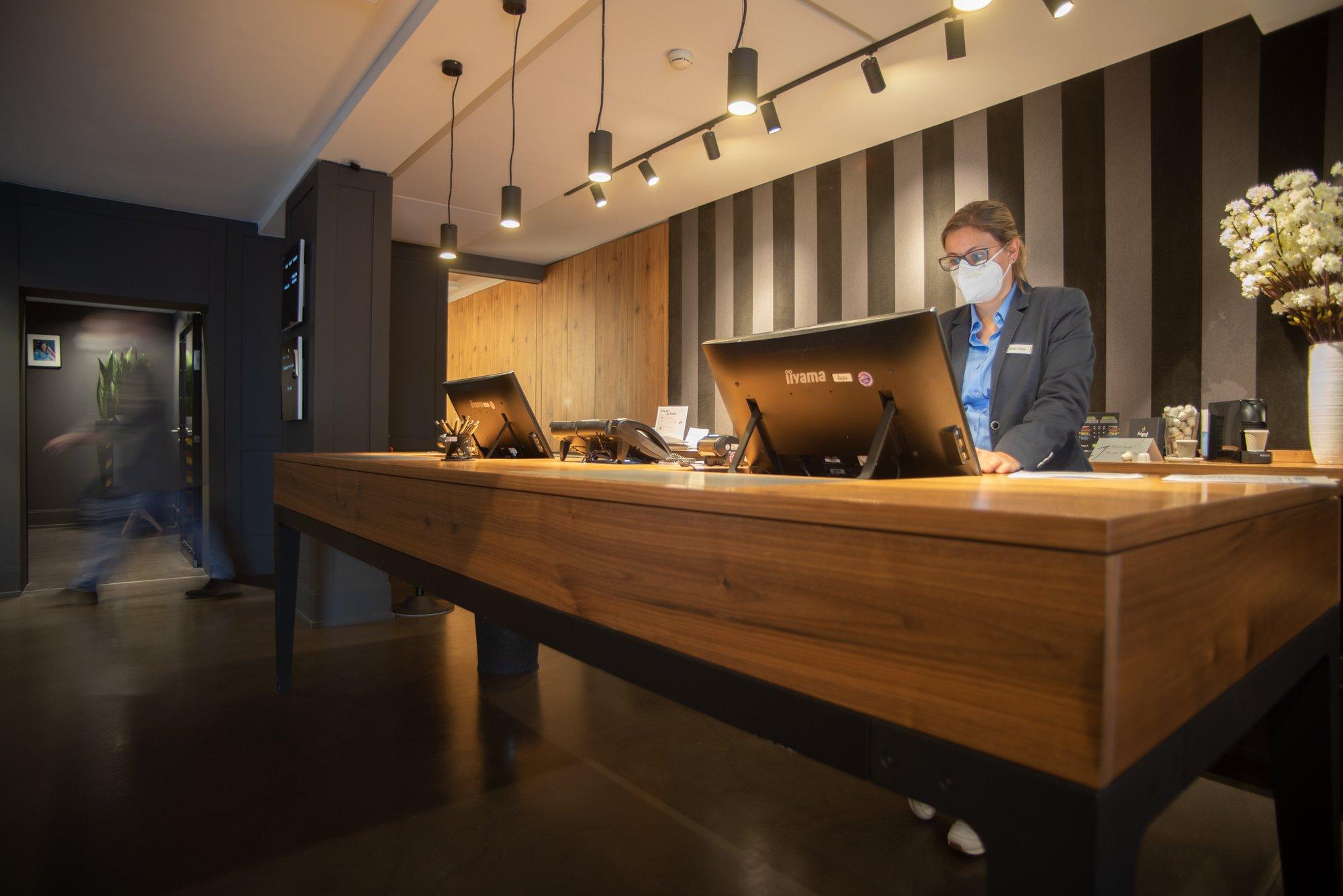 &Repeat Koeln Airport Hotel Exterior photo